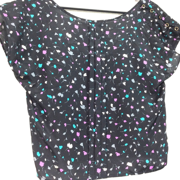 i love h81 Small scoop back floral print blouse - Picture 3 of 7